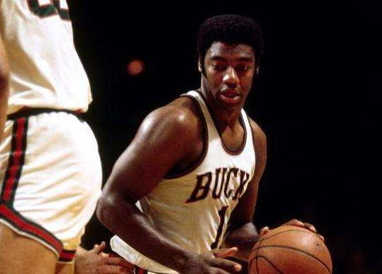 更主动与队 更主动与队