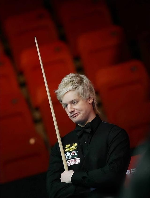 以其幽默感 以其幽默感