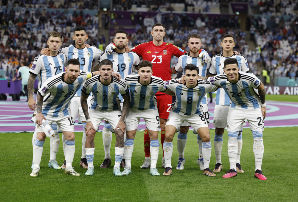 “索圣”还是“索嗨”？面对娃娃脸的回归热情，曼联高层怎么办